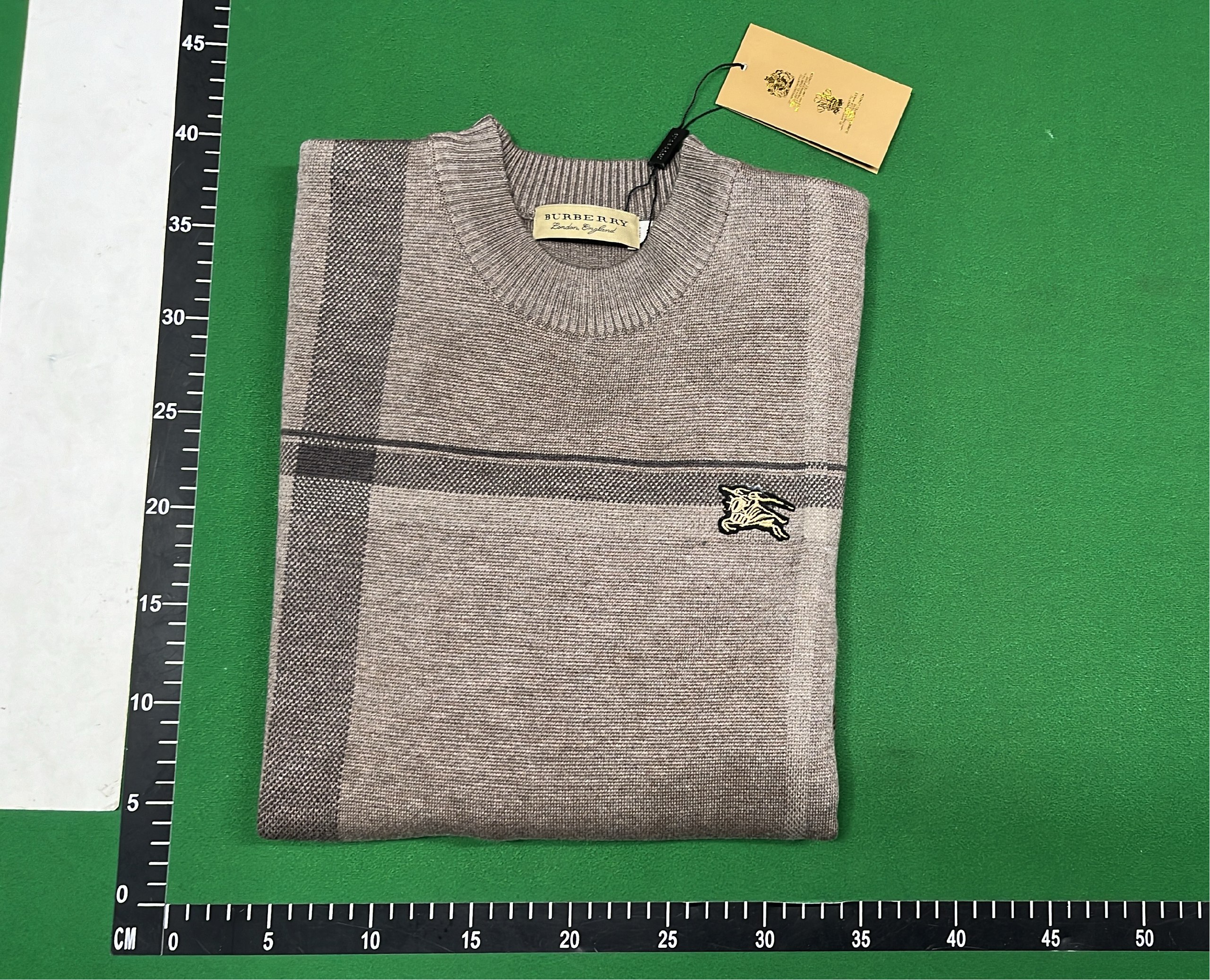 Men's Classic Plaid Knit Sweater with Embroidered Logo [2 styles] -2