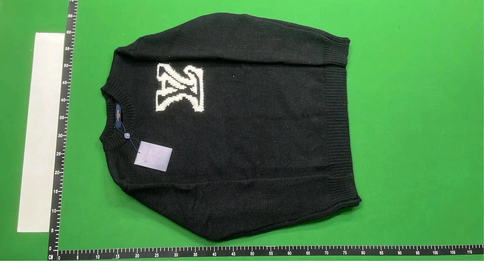 LV sweater -2