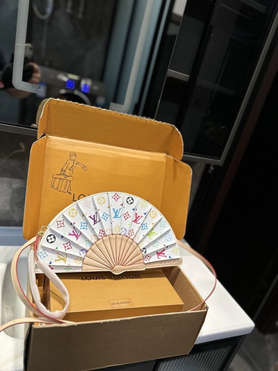 Louis Vuitton bag -2