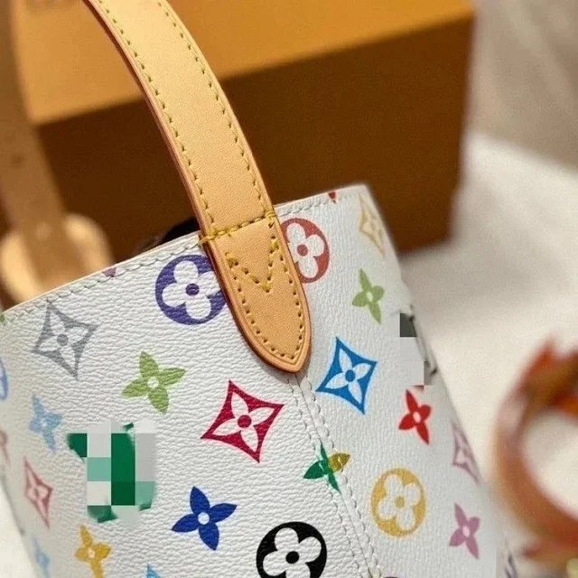 Louis Vuitton LV bag -3