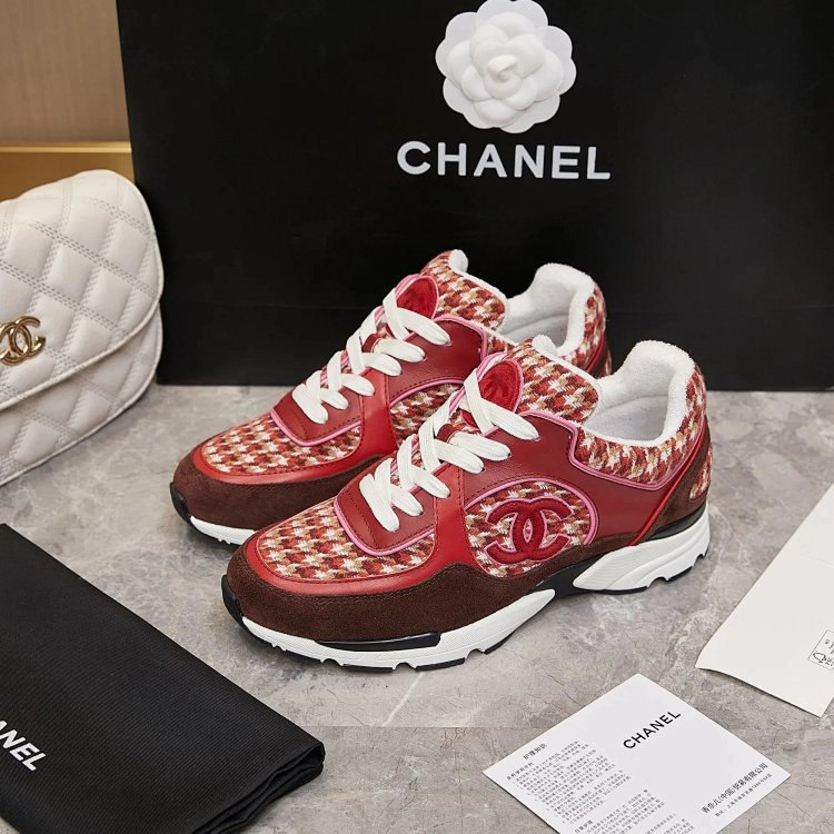 Chanel's new casual shoes -3
