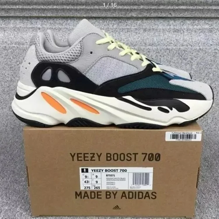 DIDAS YEEZY 700