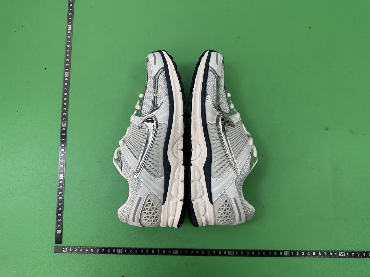 NIKE  AlR Z00M Vomero 5 collection -2
