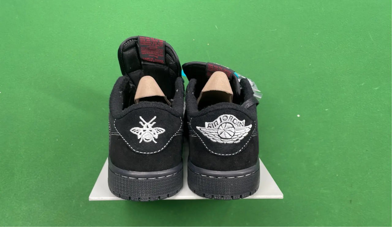 Travis Scott  Air Jordan 1 -3