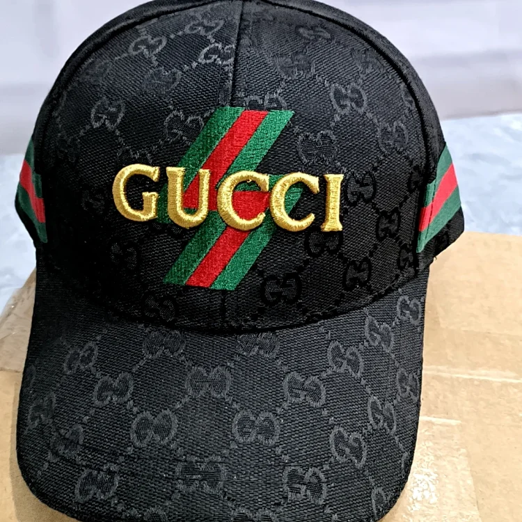  Gucci GG Supreme Baseball Cap