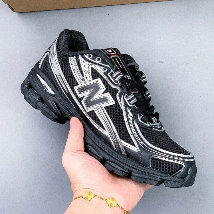   New Balance 740