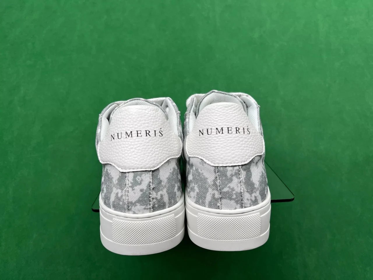 Numeris -3