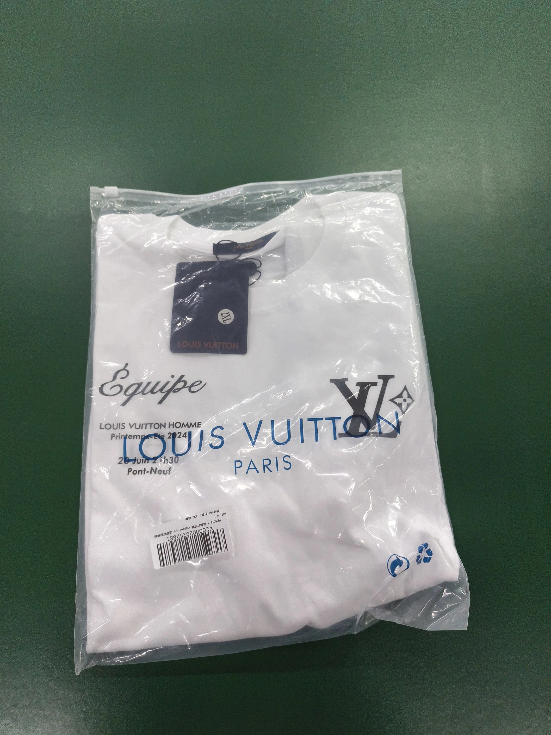 LV tee -4