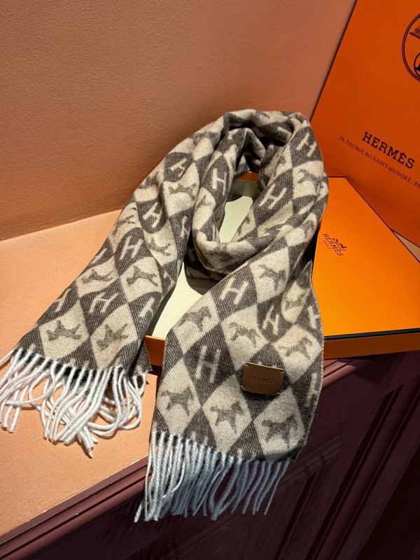 Chanel CC Logo Scarf [33 styles] -3