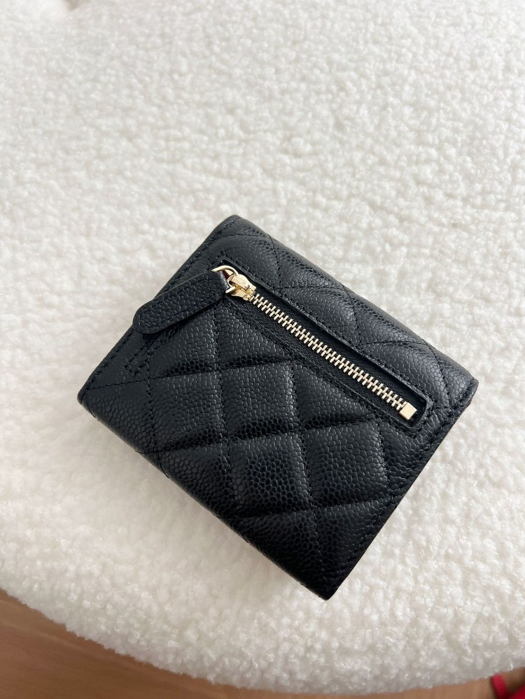 Chanel tri-fold compact quilted card holder -4