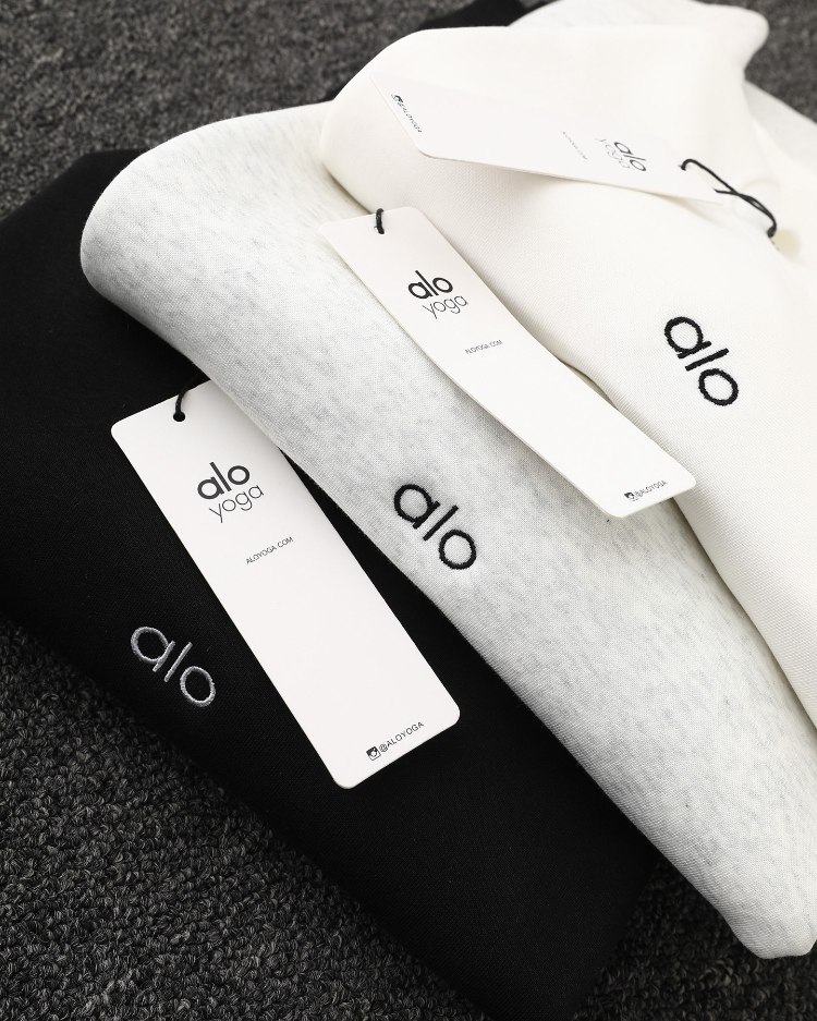 Alo embroidered crewneck sweatshirt with fleece lining -3