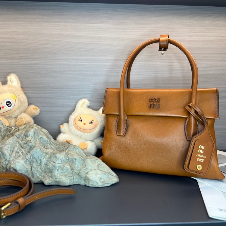 Miu Miu new leather crossbody bag -2