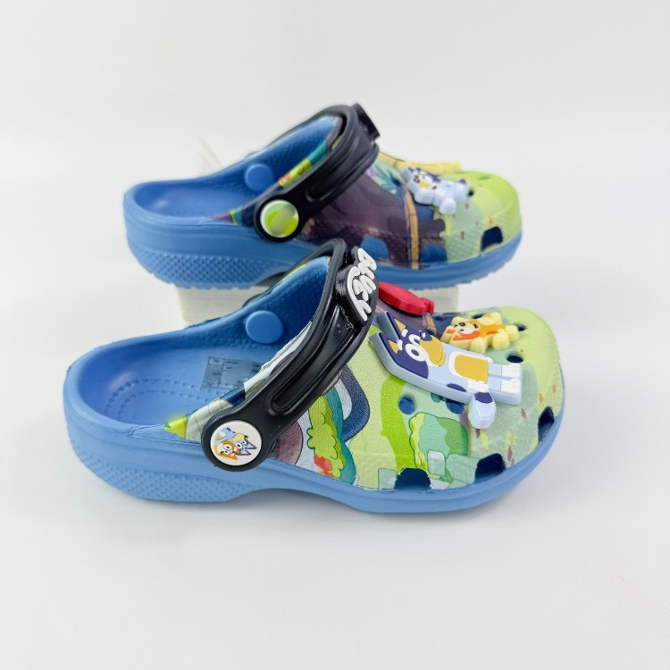 New Crocs x Bluey collaboration parent-child clogs -2