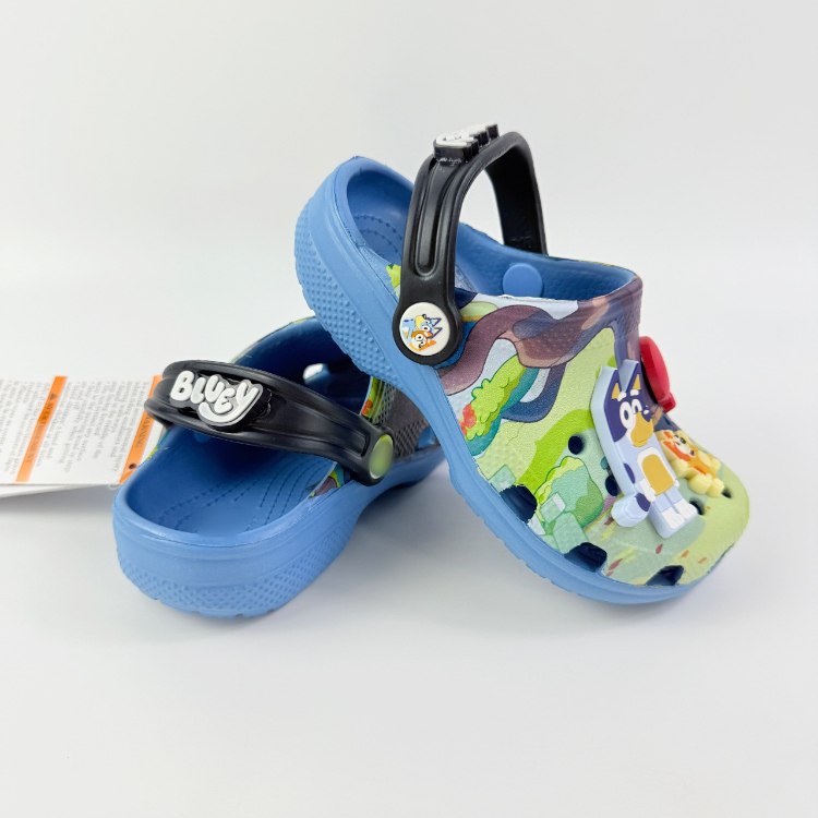 New Crocs x Bluey collaboration parent-child clogs -4