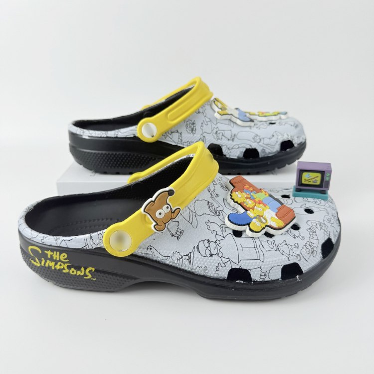  New Crocs The Simpsons Burger Shop clogs -2
