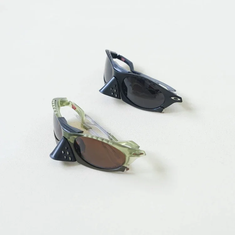 Oakley vintage ski goggles with removable nose piece