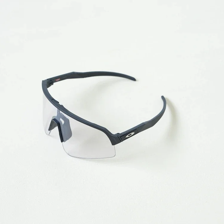 Oakley sports windproof photochromic sunglasses
