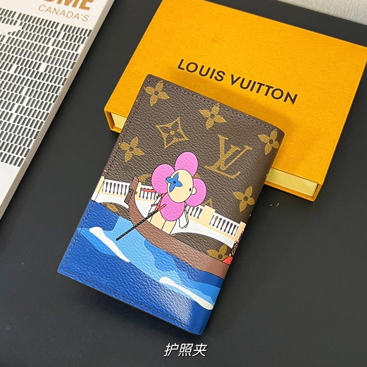 Louis Vuitton LV letter pattern passport holder -2