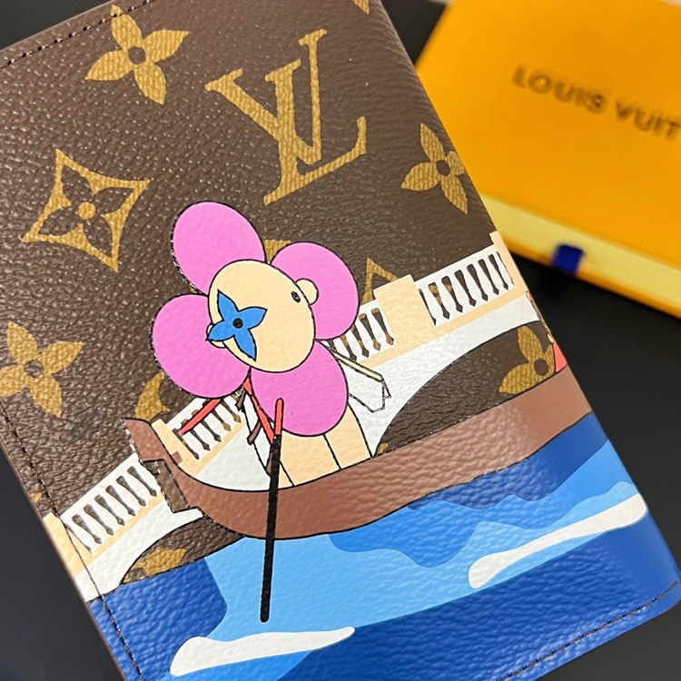 Louis Vuitton LV letter pattern passport holder -4