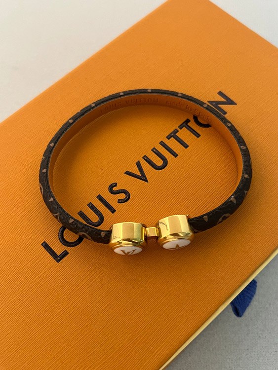 Louis Vuitton LV letter coated canvas bracelet mini pearl bracelet leather bracelet -2
