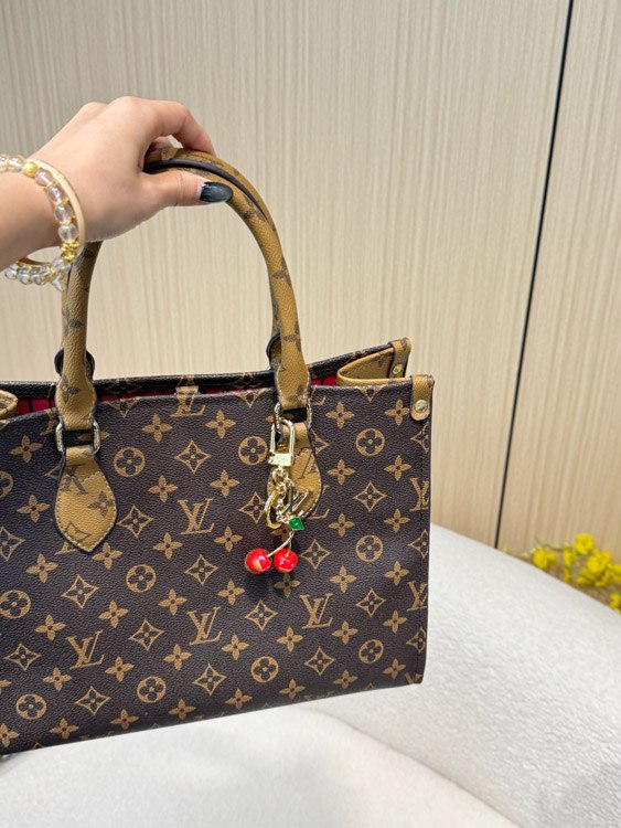 Louis Vuitton LV cherry bag decoration keychain bag pendant -4