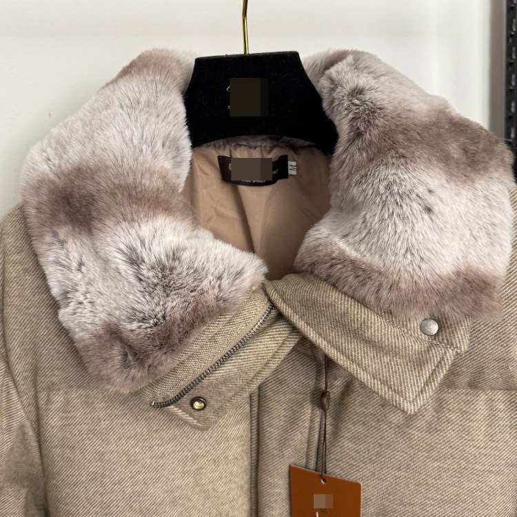 Loro Piana new four-piece suit with fur collar and waist belt -3