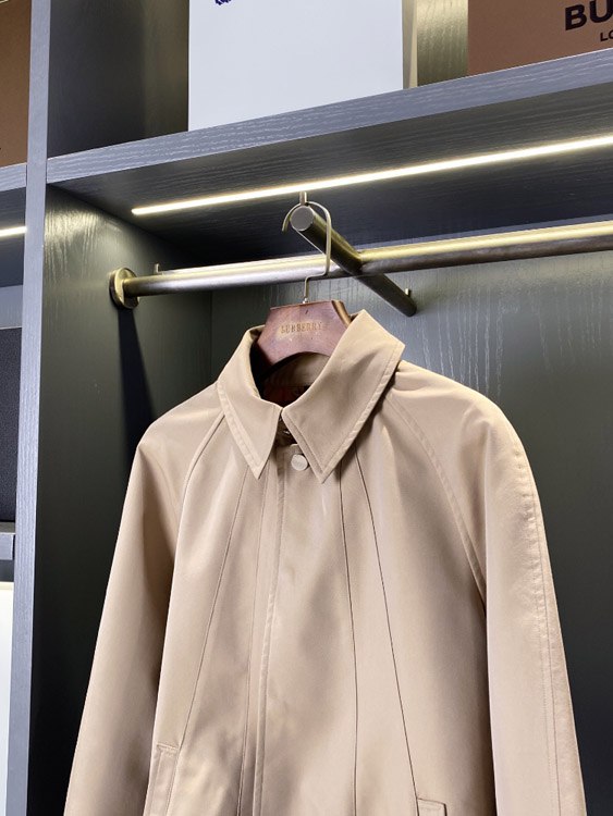 Burberry new square-neck workwear-style jacket -2