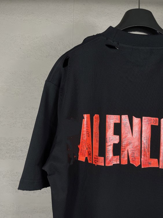  Balenciaga new collection distressed and faded loose-fitting short-sleeved T-shirt with print -3