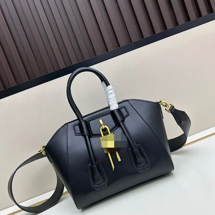 Givenchy new seashell-shaped handbag with lock and shoulder strap