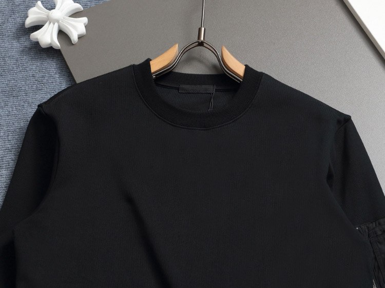 Prada new loose-fitting sweatshirt with zippered sleeve pockets and metal triangle logo -3