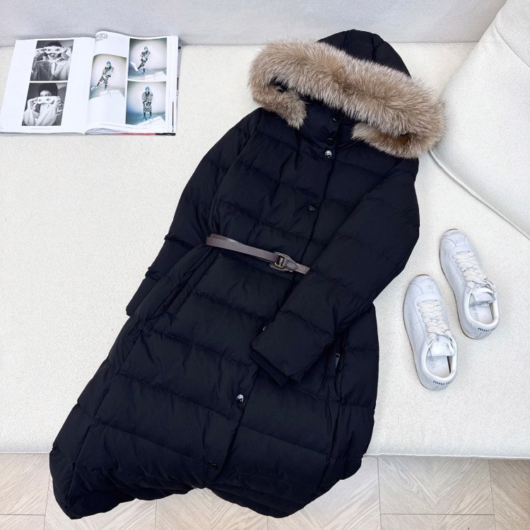 Burberry new hooded long down jacket with fur collar and zipper closure -2
