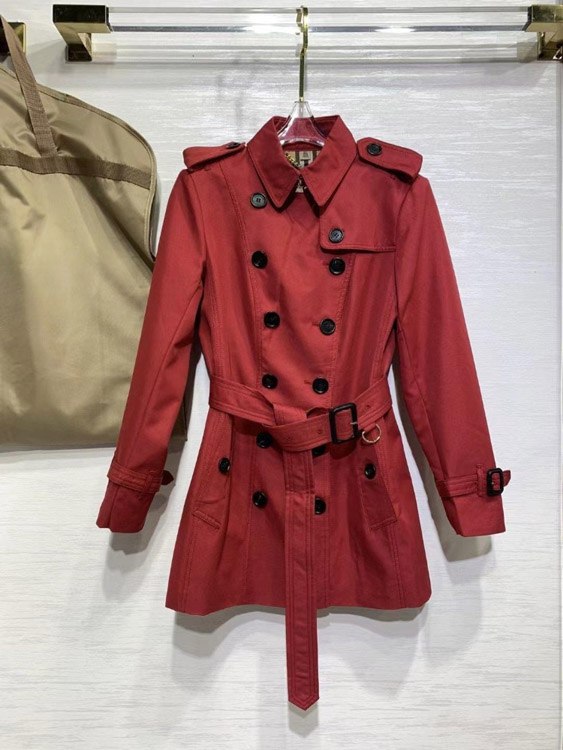 Burberry fitted double-breasted short trench coat with a cinched waist -3
