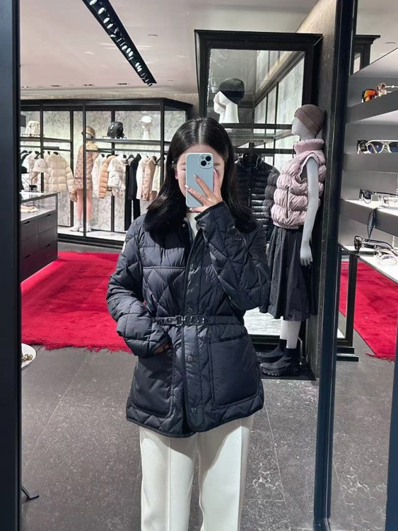 Moncler new arrival Slimming, two-way wear down jacket with detachable fur collar -3