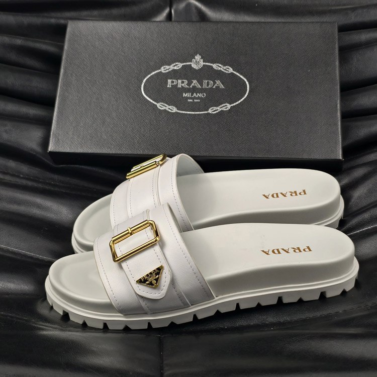 Prada's new casual sandals -3