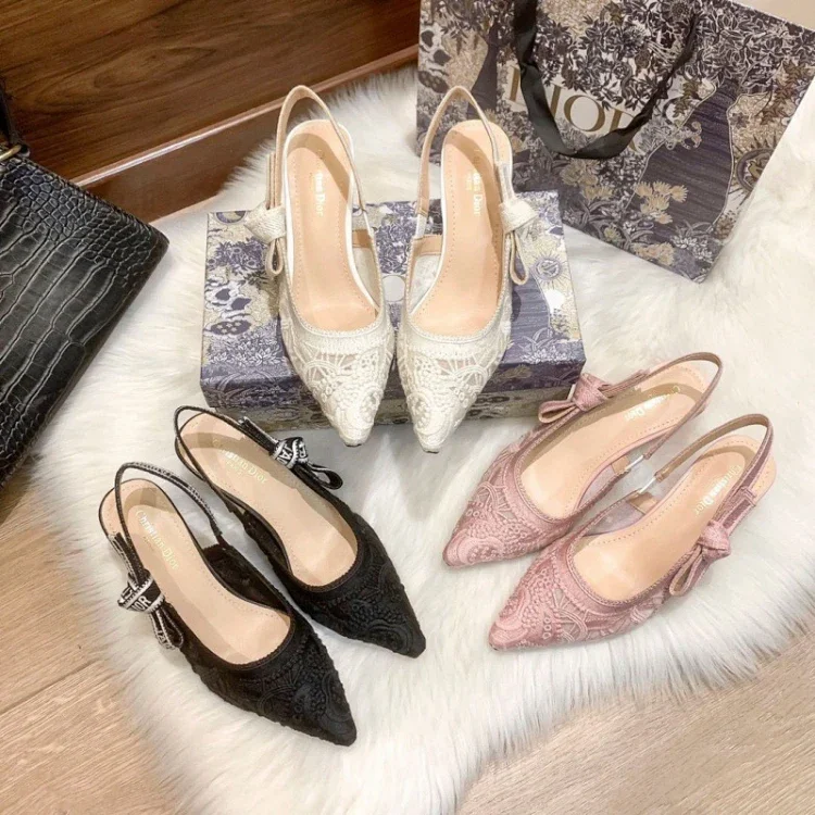  Dior's new lace pointed-toe slingback heels with a thin heel