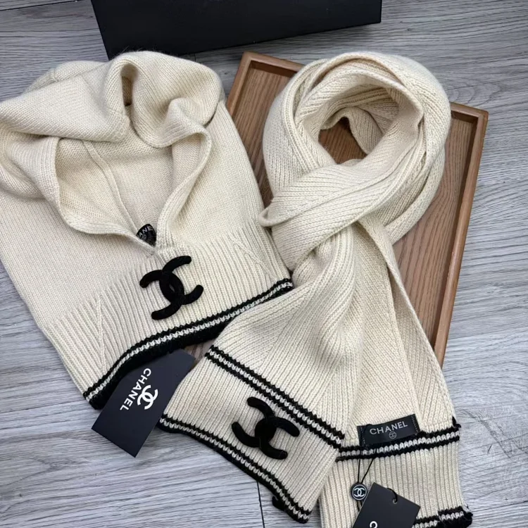Chanel's new classic and versatile wool knitted warm scarf
