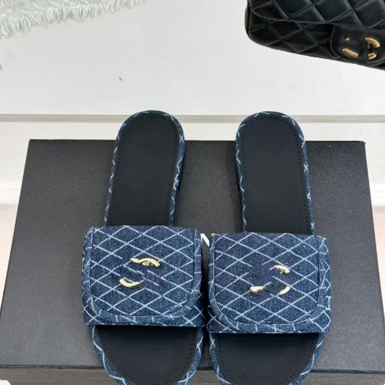  Chanel new design slip-on sandals with decorative buckle -3