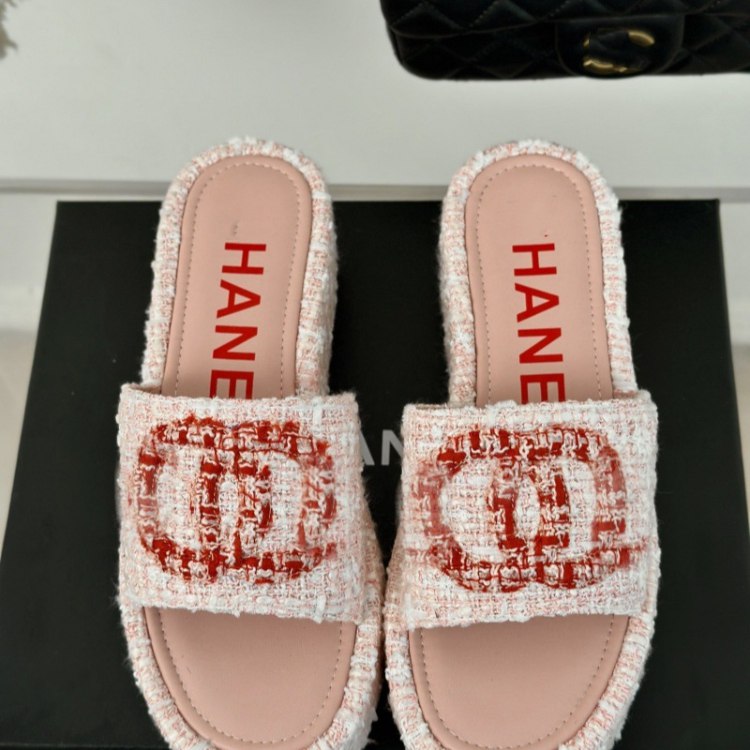 Chanel new embroidered platform beach sandals -2