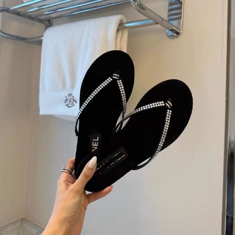  Chanel rhinestone and pearl embellished velvet flat thong sandals -4