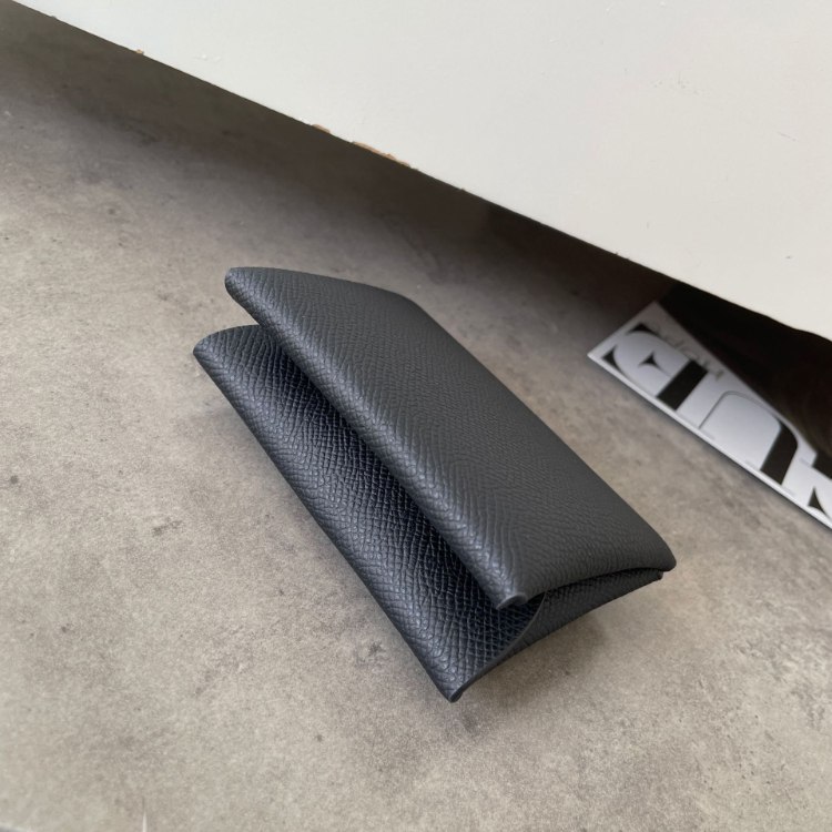  Hermès bi-fold card holder with palm print and snap closure -4