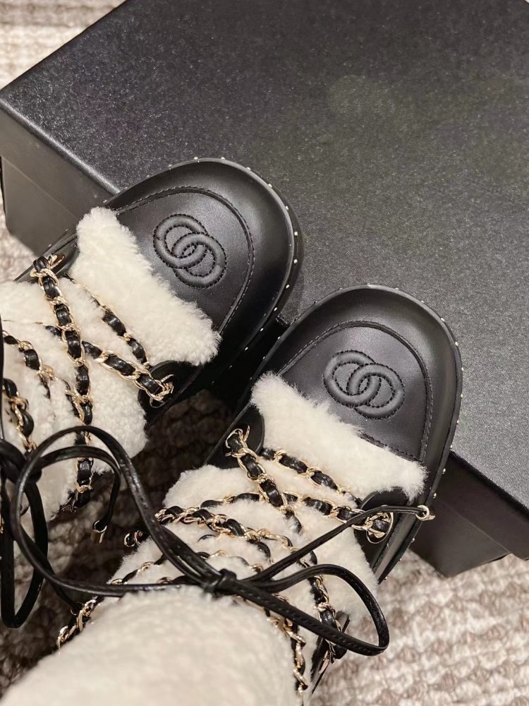  Chanel shearling-lined mid-calf snow boots with laces -3