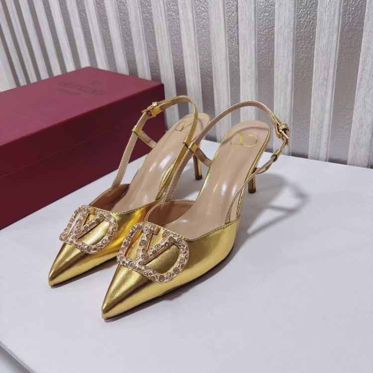 Valentino new pointed-toe buckle stiletto heels -2