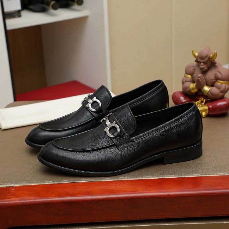 Ferragamo leather slip-on loafers with horsebit detail -2