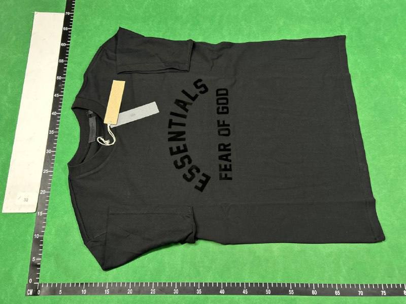  Essential T-shirts  -4