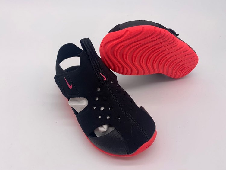 Nike's latest children's hole shoes -4
