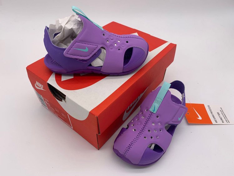 Nike's latest children's hole shoes -2