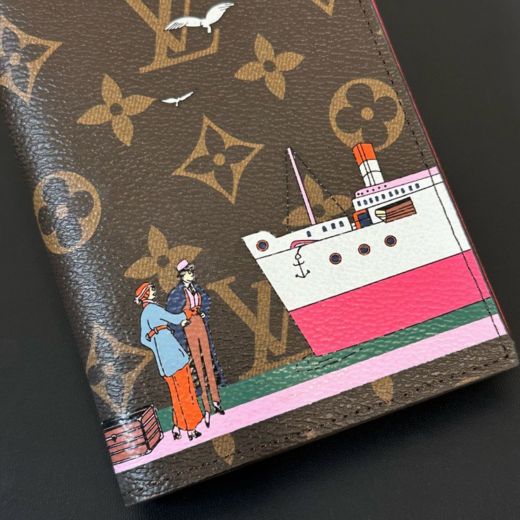 Louis Vuitton LV letter pattern passport holder -2