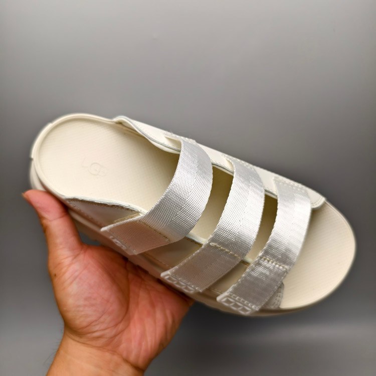 UGG GoldenGlow Slide Simple and Stylish EVA Anti-Abrasion Slip-on Sandals -4