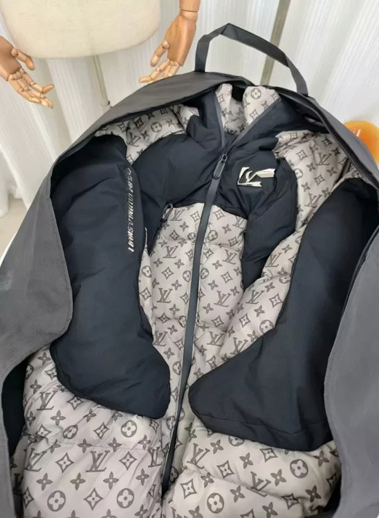 LOUIS VUITTON LV FW21 patchwork warm fluffy hooded down jacket winter -3