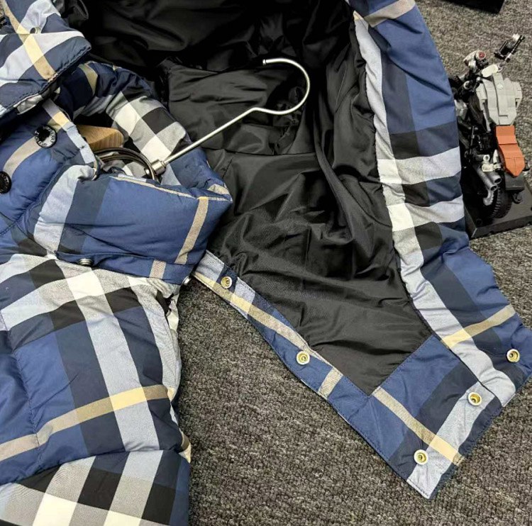 Burberry Jacket Detachable Hood Night Plaid Down Jacket -4